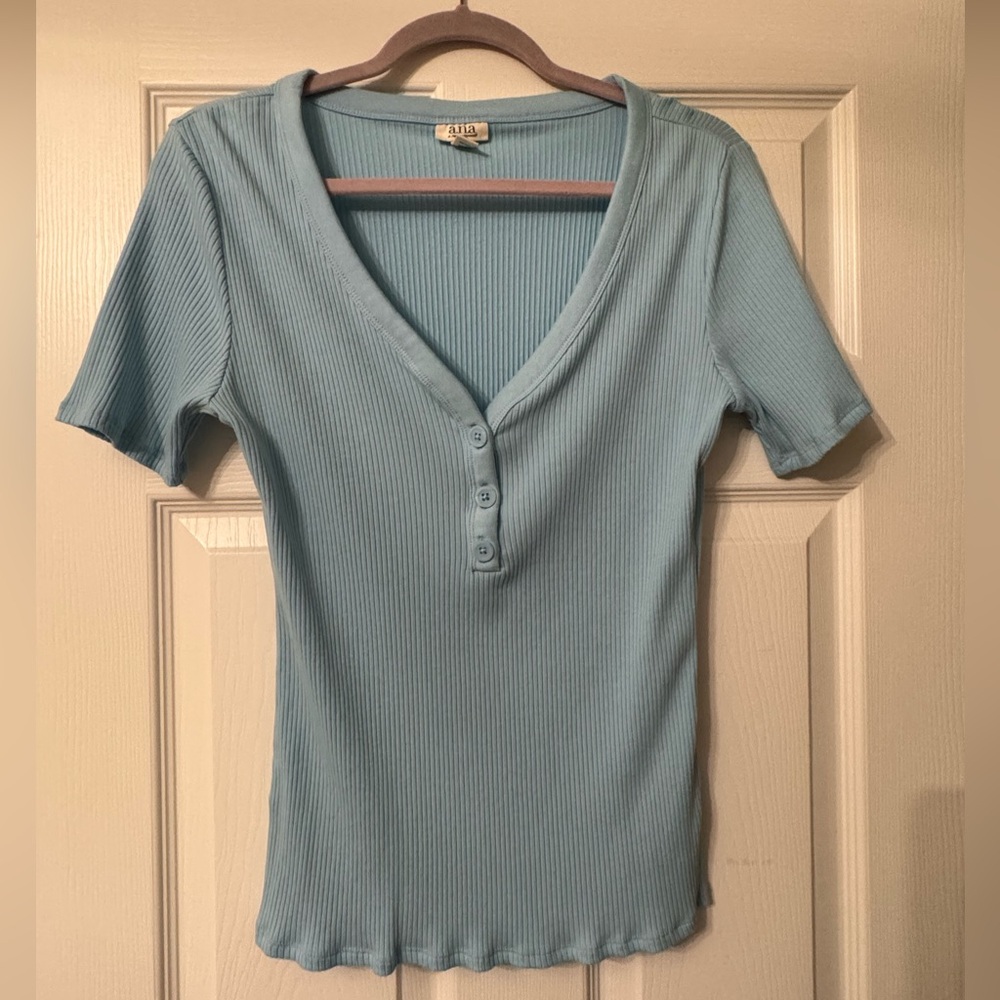 Ribbed button down v-neck 3/4 sleeve top
